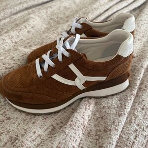 Veronica Beard , Size 8 ,dark caramel